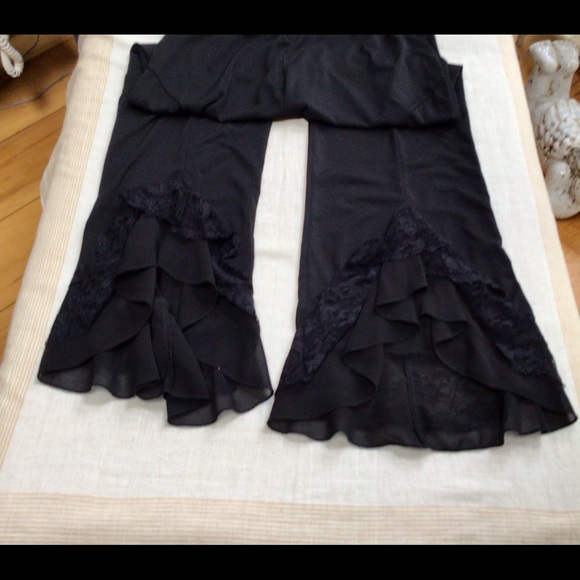 Va Va Voom! Back Adorned Paants - Picture 3 of 12